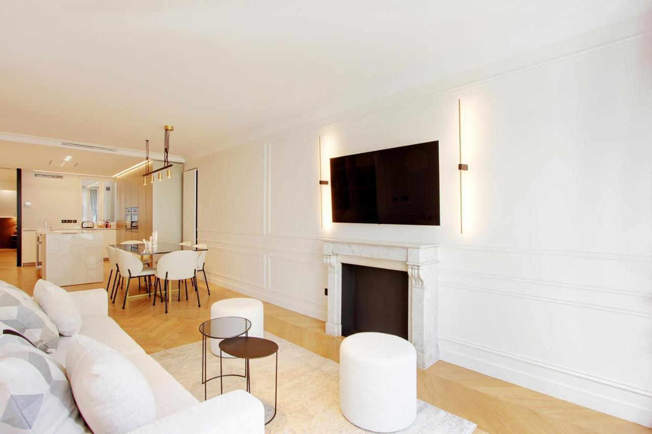 Stunning Apartment With View At The Very Heart Of Παρίσι Εξωτερικό φωτογραφία