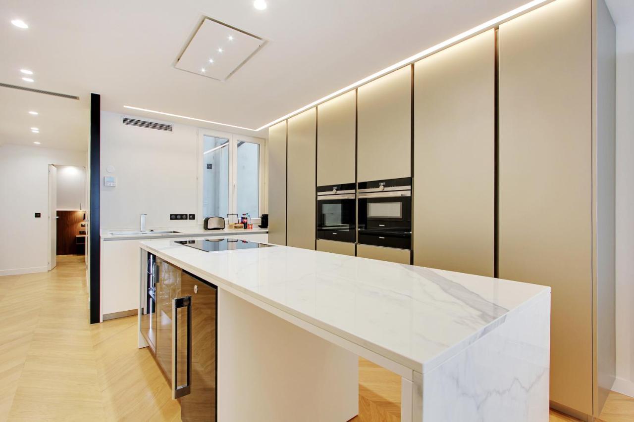 Stunning Apartment With View At The Very Heart Of Παρίσι Εξωτερικό φωτογραφία